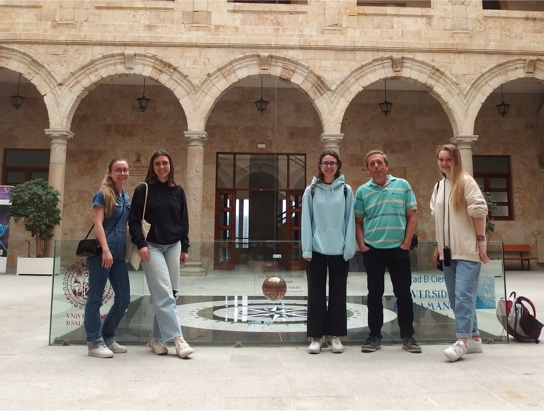 Estudiantes del grado de Física de la Universidad de Zaragoza visitan el grupo ALF – USAL y el CLPU (2023)